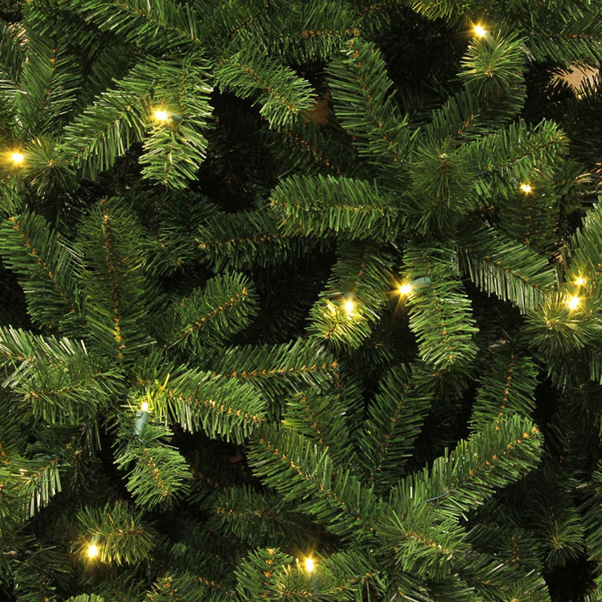 Kunstkerstboom Charlton incl. LED verlichting - Kerstcollectie